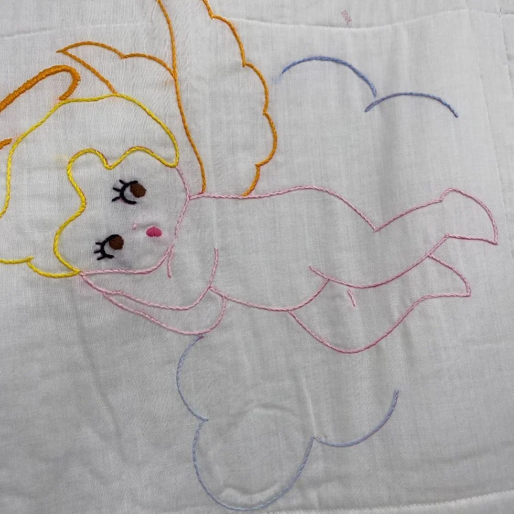 Angel embroidered baby crib quilt‎ blanket unfinished?? satin trim